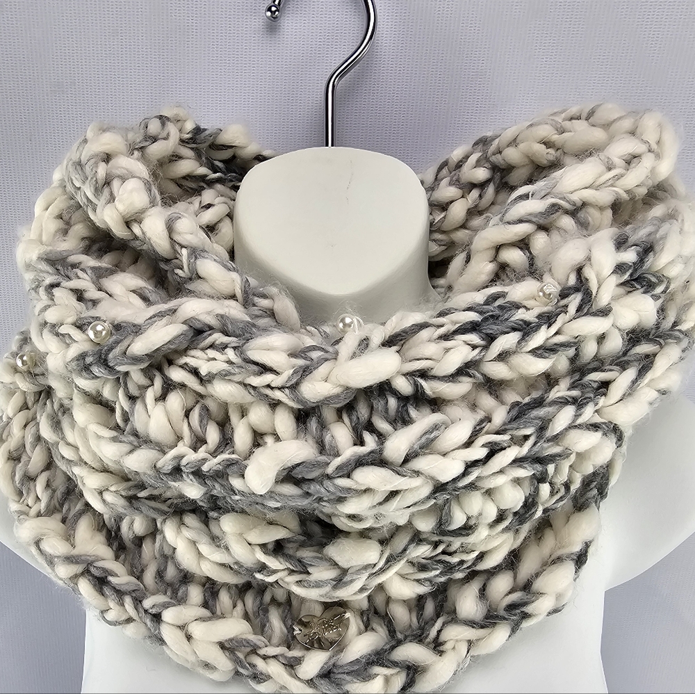 Betsey Johnson Knit Tube Scarf Grey/White OS